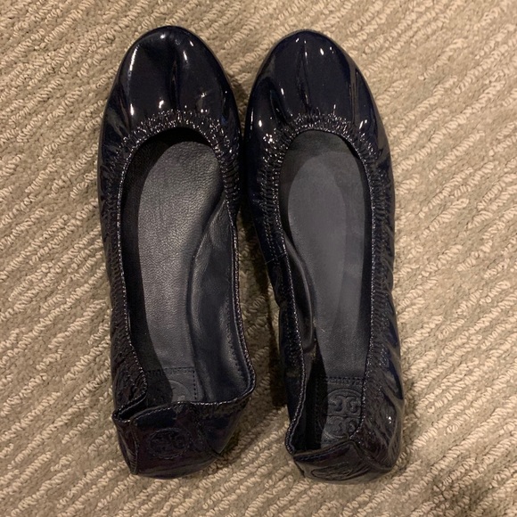 Navy blue flats - Picture 1 of 3
